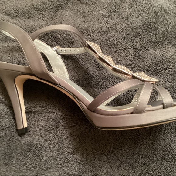 NIB VANELI Pewter Satin Embellished Adjustable Slingback 3” Heel in 8 NARROW - Picture 5 of 9
